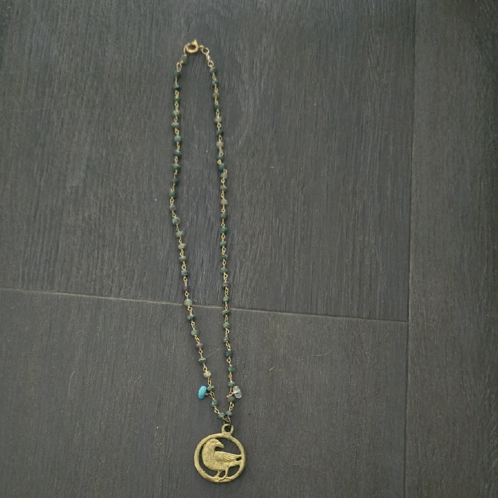 Elegant Gold and Green Pendant Necklace